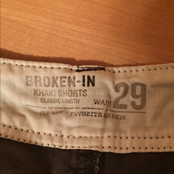 MENS Old Navy 29” Khaki Shorts - Picture 4 of 7